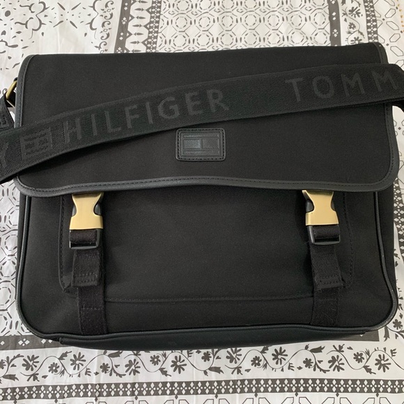 tommy hilfiger pc bag